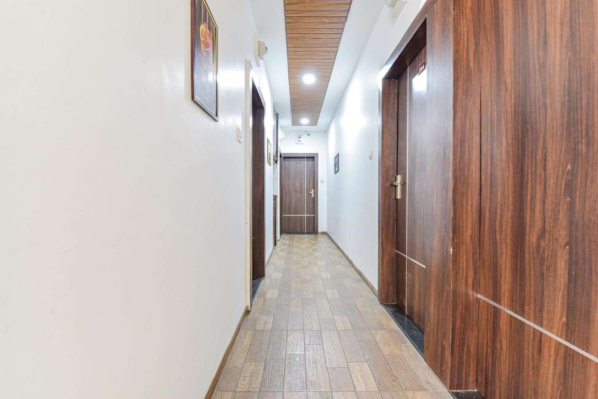 Fabexpress A2 And Restro Hotel Indore Bagian luar foto